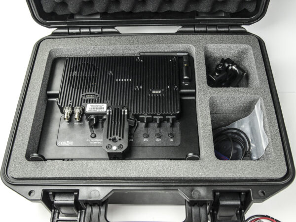Ultra 10 FocusPuller Kit accessories including ARCA stand holder, V-mount plate, and travel case
